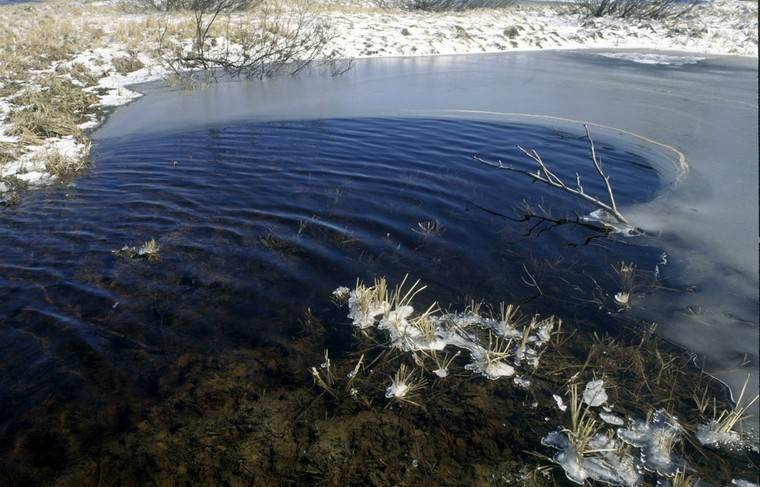 Два КамАЗа провалились под лёд в Якутии