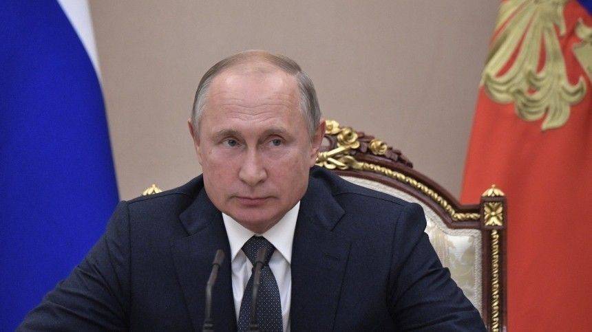 Владимир Путин стал политиком года почти для половины россиян