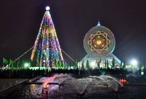 Ашхабадская новогодняя ёлка – самая высокая в регионе | Вести.UZ