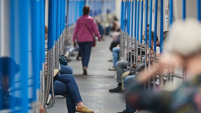 Курсант вуза МВД задержал в метро Москвы женщину после поножовщины