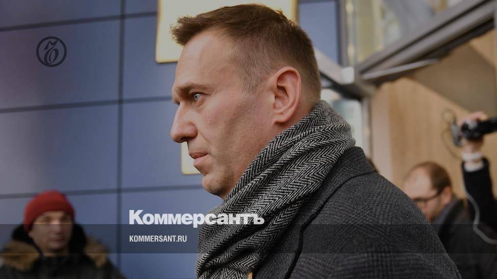 Полиция задержала Навального в офисе ФБК