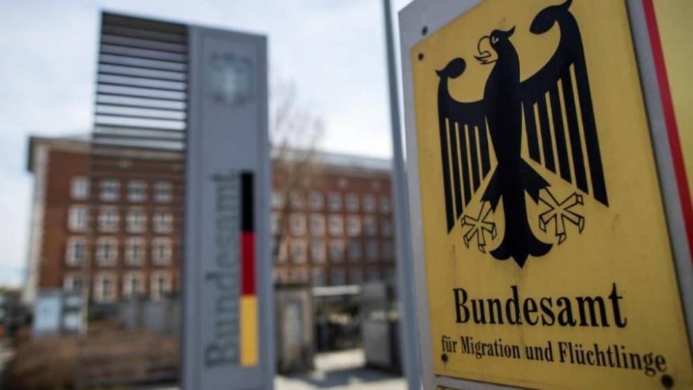 Миграционный кризис: в Германии в этом году подали меньше прошений об убежище