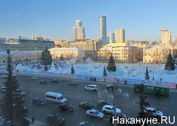 Главный ледовый городок Екатеринбурга готов к открытию: его протестируют ночью