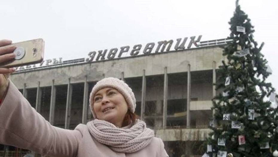 В Припяти впервые после аварии на Чернобыльской АЭС установили новогоднюю елку