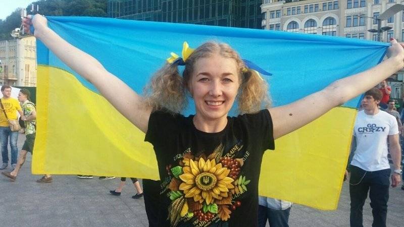 Новый опрос показал положительный баланс доверия украинцев к Зеленскому