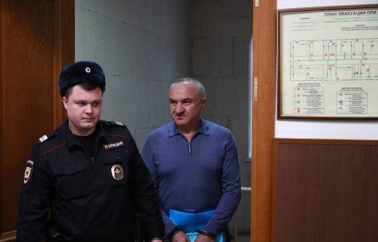 Против Арашукова-старшего возбудили ещё три уголовных дела