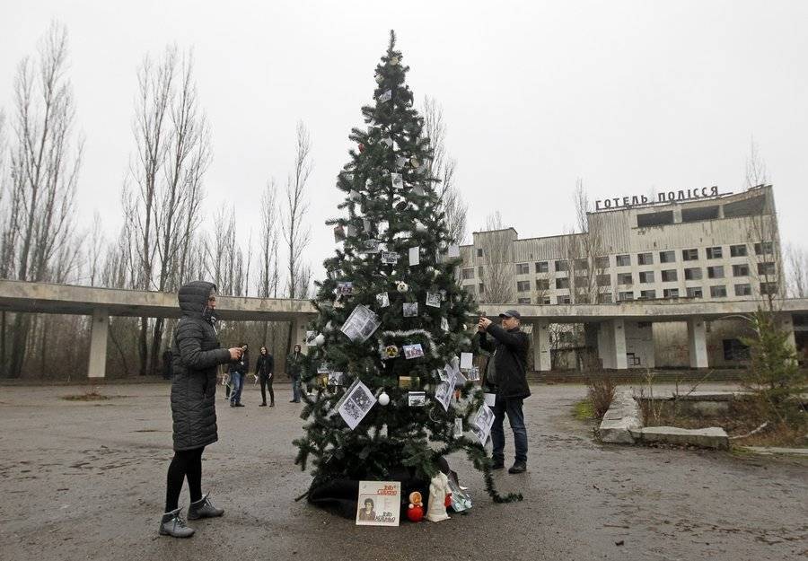 Новогоднюю елку установили в Припяти впервые после аварии на ЧАЭС