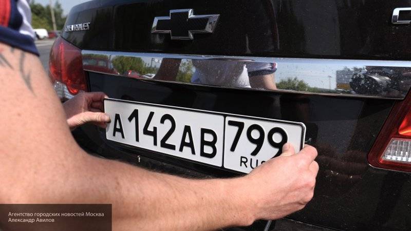 Регистрация машин в автосалоне будет востребованной среди россиян, считает эксперт