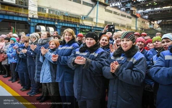 Легендарный астраханский судостроительный завод РФ возобновил работу
