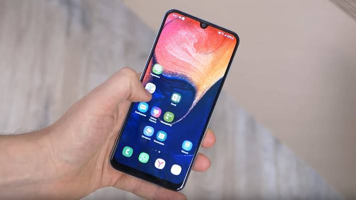 Назван самый продаваемый в России смартфон за 2019 год