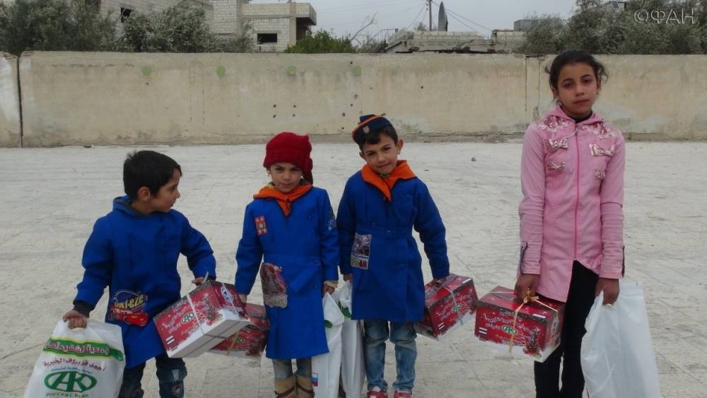 Военные России привезли новогодние подарки жителям Даръа на юго-западе Сирии