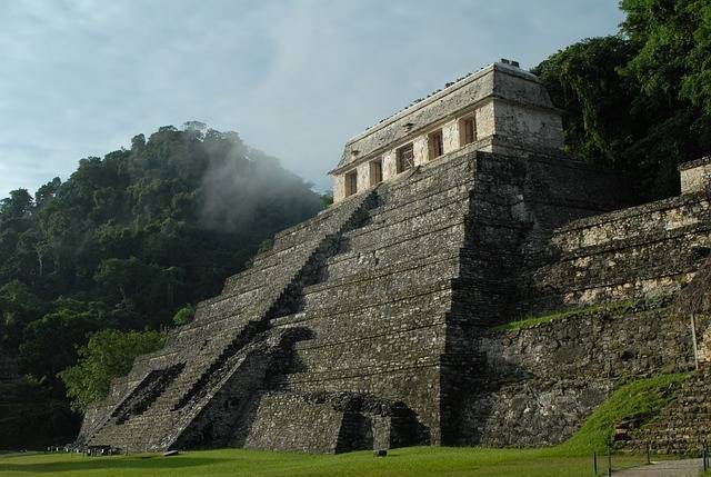 Ученые обнаружили 55-метровый дворец майя в Мексике