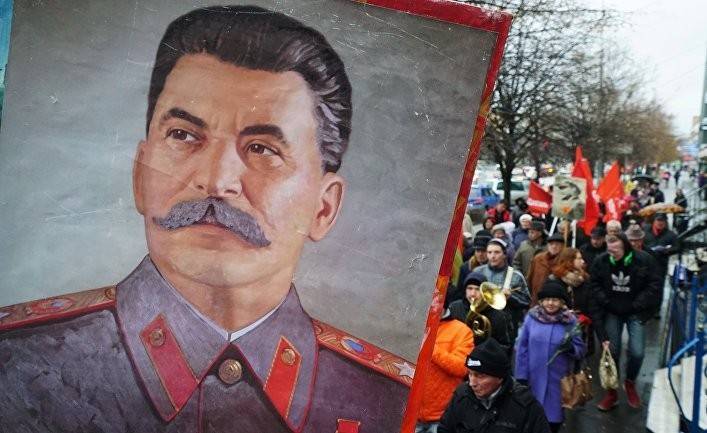Clarín: Запад ностальгирует по советской идеологии