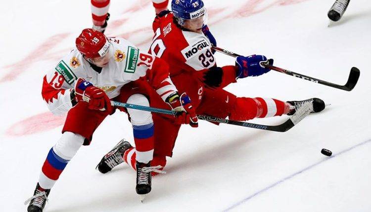 Чехия обыграла Россию на старте молодежного чемпионата мира по хоккею