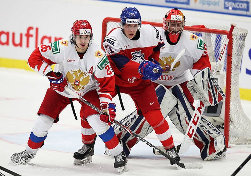 Российские хоккеисты уступили Чехии на старте молодежного чемпионата мира