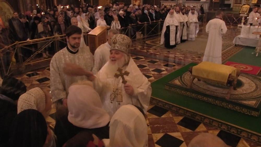 Синод РПЦ позволил крестить детей с именами святых других стран