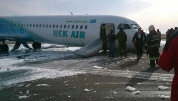 В Казахстане упал пассажирский самолет