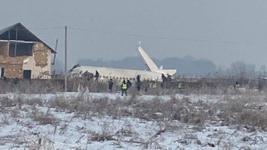 Самолет авиакомпании BEK AIR рухнул в жилом секторе, ведется эвакуация