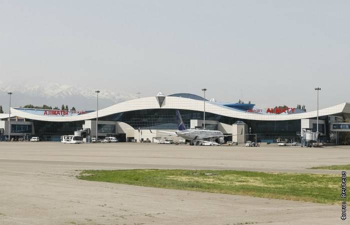 Семь человек погибли при крушении самолета в Алма-Ате