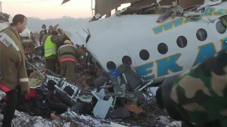 Число погибших при крушении самолета в Казахстане выросло до девяти человек