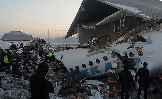 Число жертв крушения самолета Bek Air выросло до девяти человек