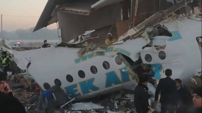 Россиян на борту рухнувшего самолета в Алма-Ате не было