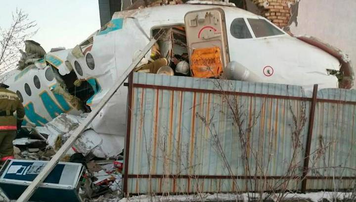 Количество жертв авиакатастрофы в Алма-Ате выросло до 14 человек