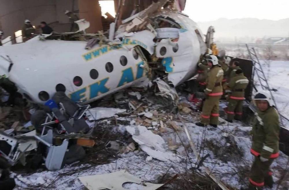 Количество жертв при крушении самолета в Алма-Ате возросло до 14 человек