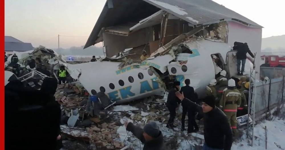 Появилось видео с места крушения пассажирского лайнера в Алма-Ате