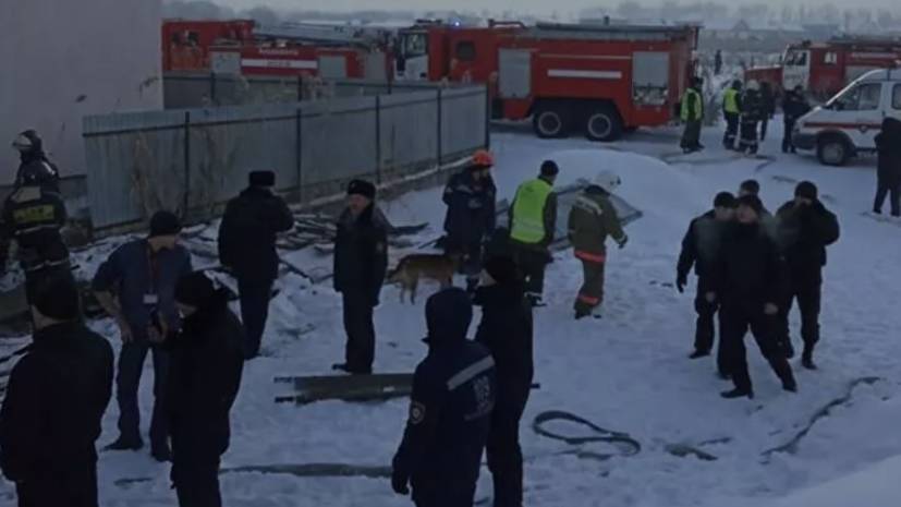 Около тысячи человек работает на месте авиакатастрофы в Алма-Ате
