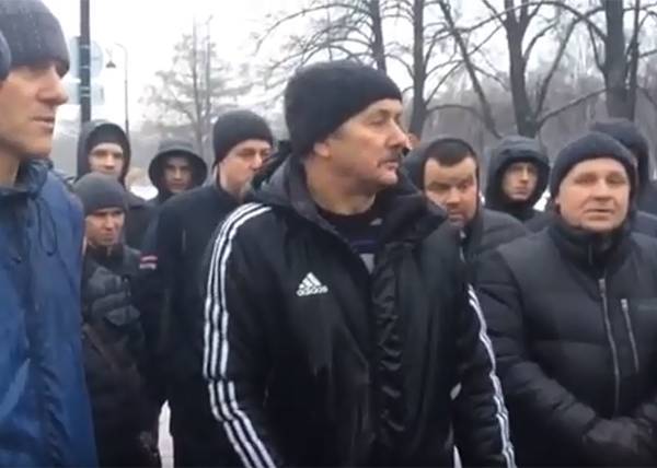 Метростроевцам Петербурга перед протестной акцией начали выплачивать долги по зарплате