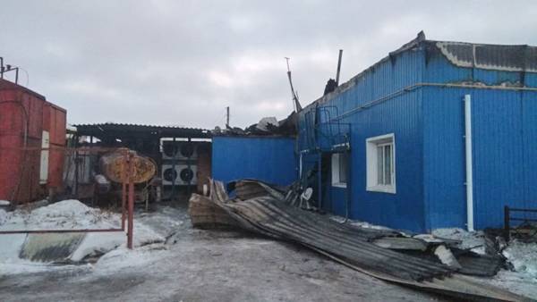 На Среднем Урале горело предприятие по производству молока и мяса: огонь уничтожил 2 тысячи "квадратов"