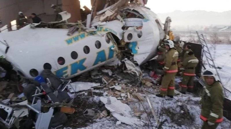 Очевидцы сняли на видео рухнувший в Алма-Ате самолет