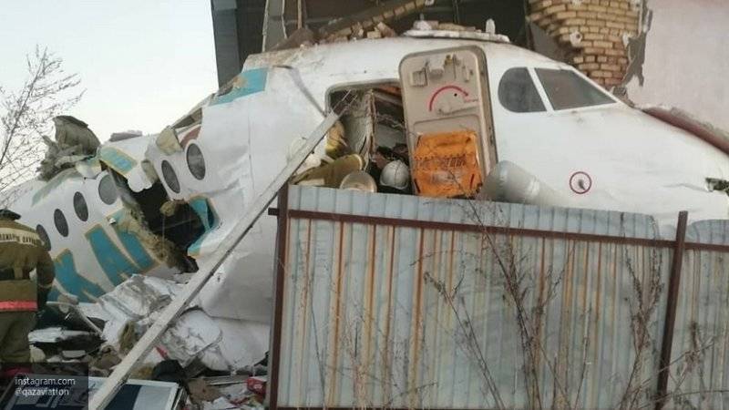 60 человек выжили при крушении самолета Bek Air в Алма-Ате