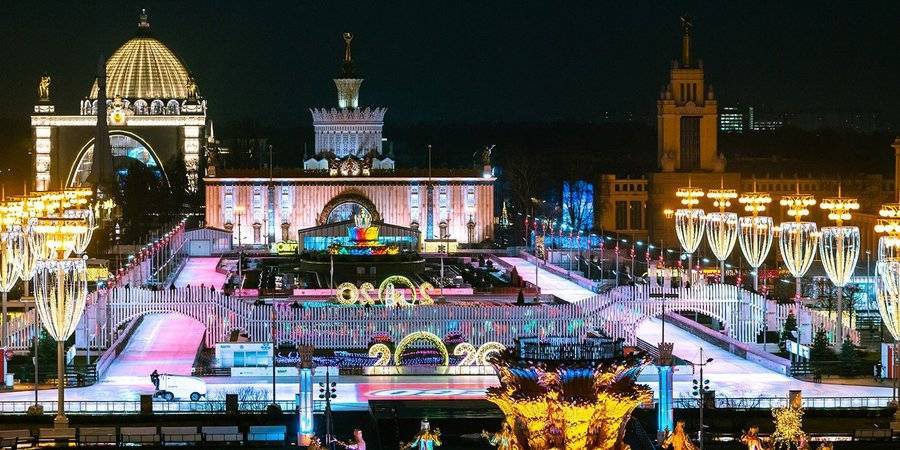 Карнавальное шествие и фейерверк ждут гостей в новогоднюю ночь на ВДНХ