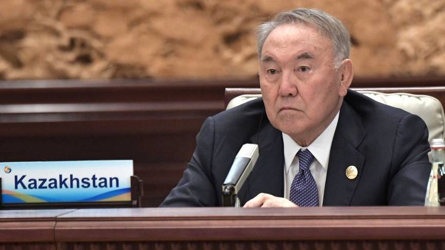 Назарбаев прокомментировал крушение самолета в Алма-Ате