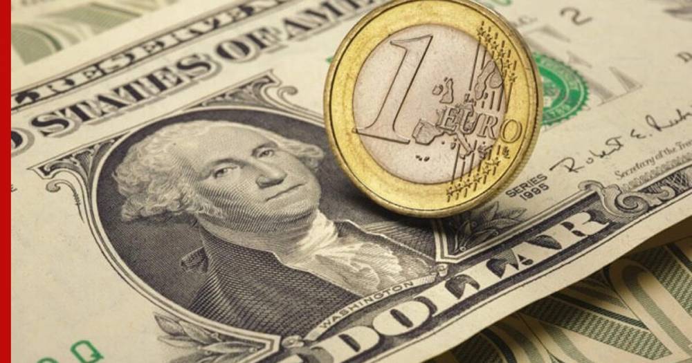 Доллар и евро открыли пятничные торги ростом