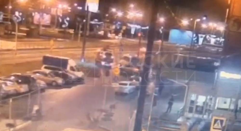 В Петербурге у безработного мужчины возле «Пятерочки» угнали Porsche Cayenne