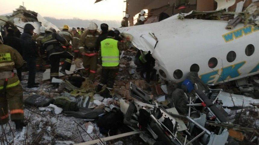 Видео из больницы после крушения самолета Fokker 100 в Казахстане