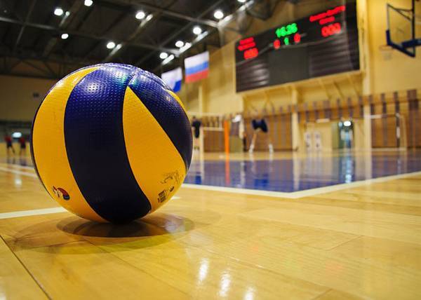 В челябинском волейбольном клубе, где игроки и работники не получали зарплату, сменился директор - nakanune.ru - Челябинск