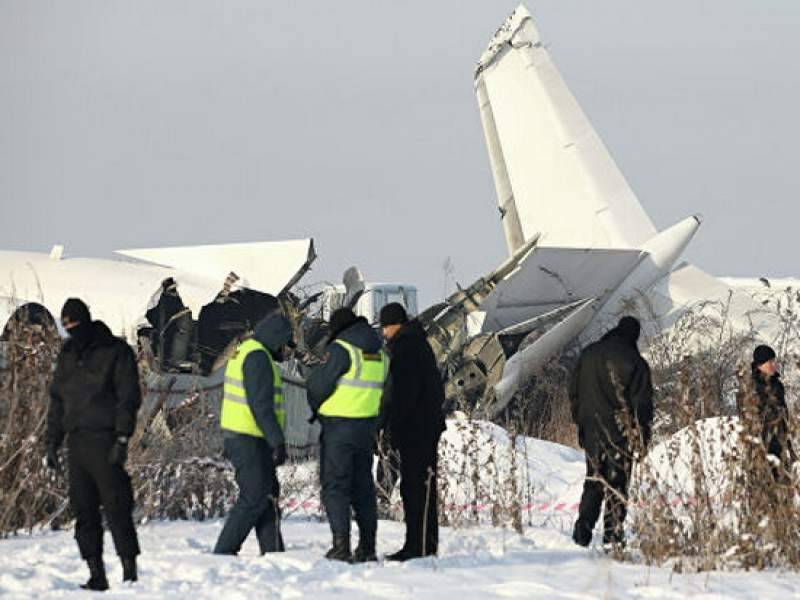 Стали известны возможные причины крушения самолета в Казахстане