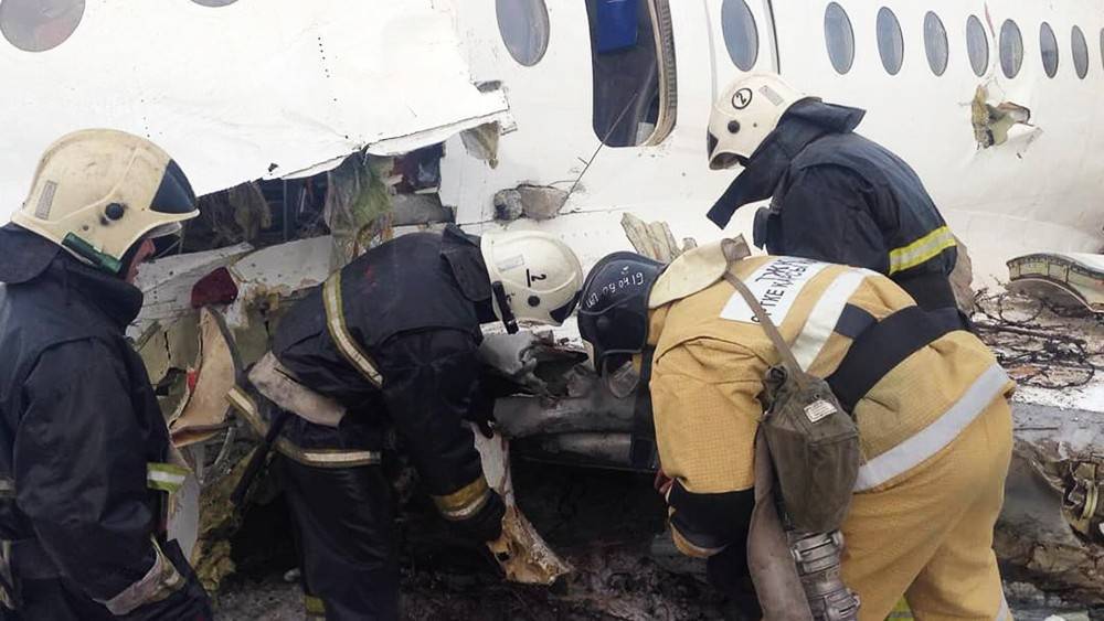 Опубликован список выживших в аварии самолета в Казахстане