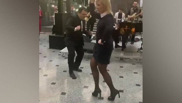 "Жги, Маруся!" Захарова станцевала рок-н-ролл на корпоративе в МИДе
