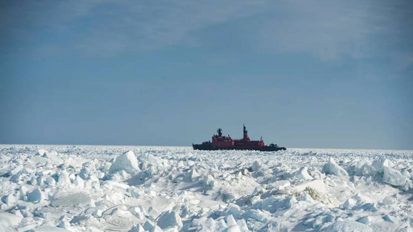 Россия до 2026 года построит пять новых ледоколов для Севморпути