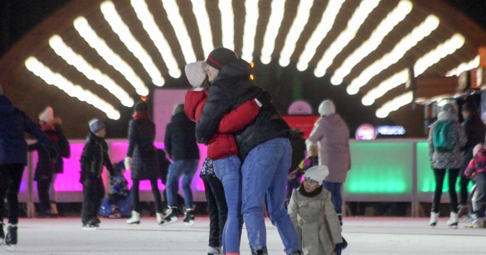 Москвичи облюбовали парки и разлюбили магазины из-за теплого декабря