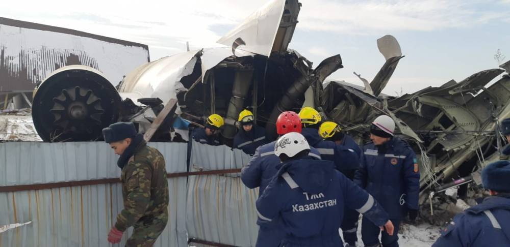 Пассажир из первого ряда чудом спасся при крушении лайнера в Казахстане