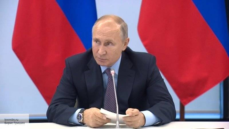 Путин призвал обеспечить бесперебойную работу всех ведомств России в новогодние праздники
