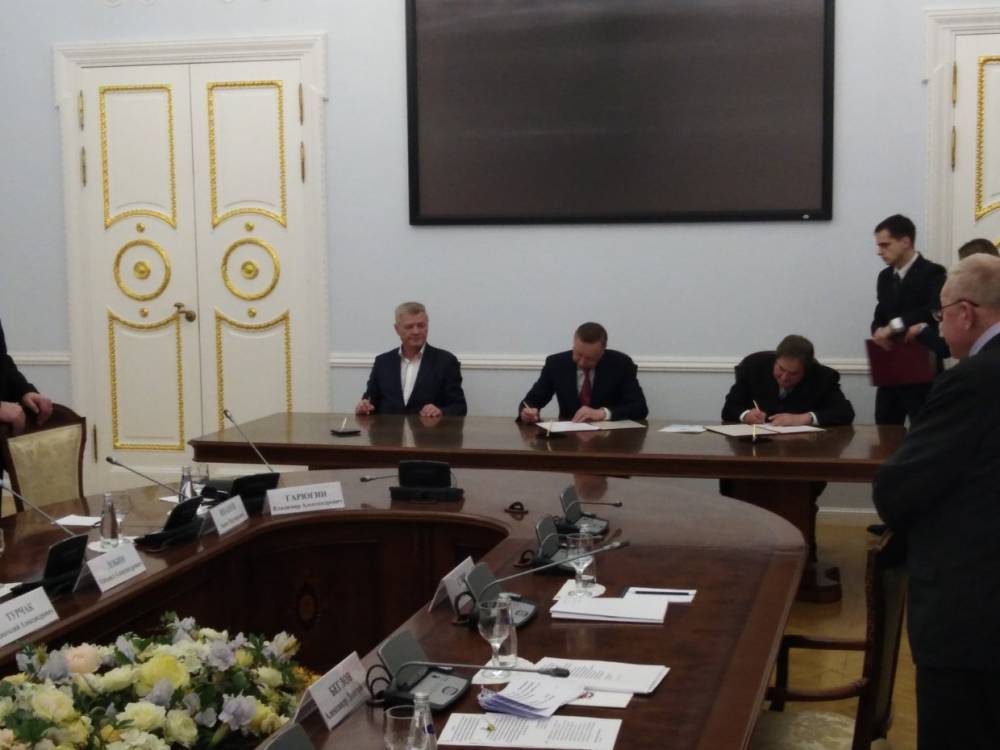 Беглов подписал Трехстороннее соглашение Санкт-Петербурга на 2020-2022 годы