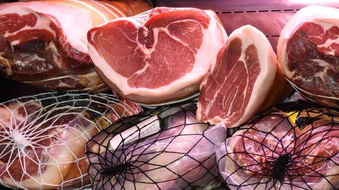 В одном из магазинов Ленобласти обнаружили 150 килограммов опасного мяса