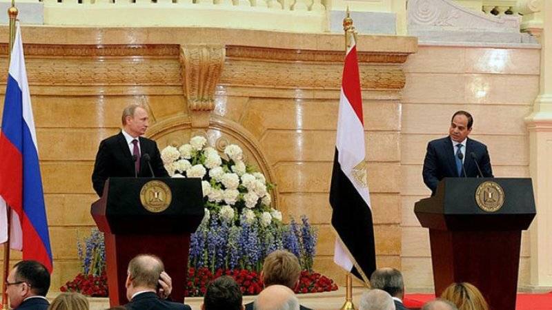 Путин обсудил с египетским коллегой восстановление авиасообщения